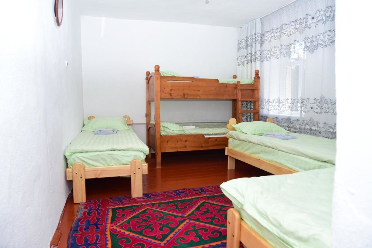 Отели типа «постель и завтрак» Sonun Hostel Каракол-5