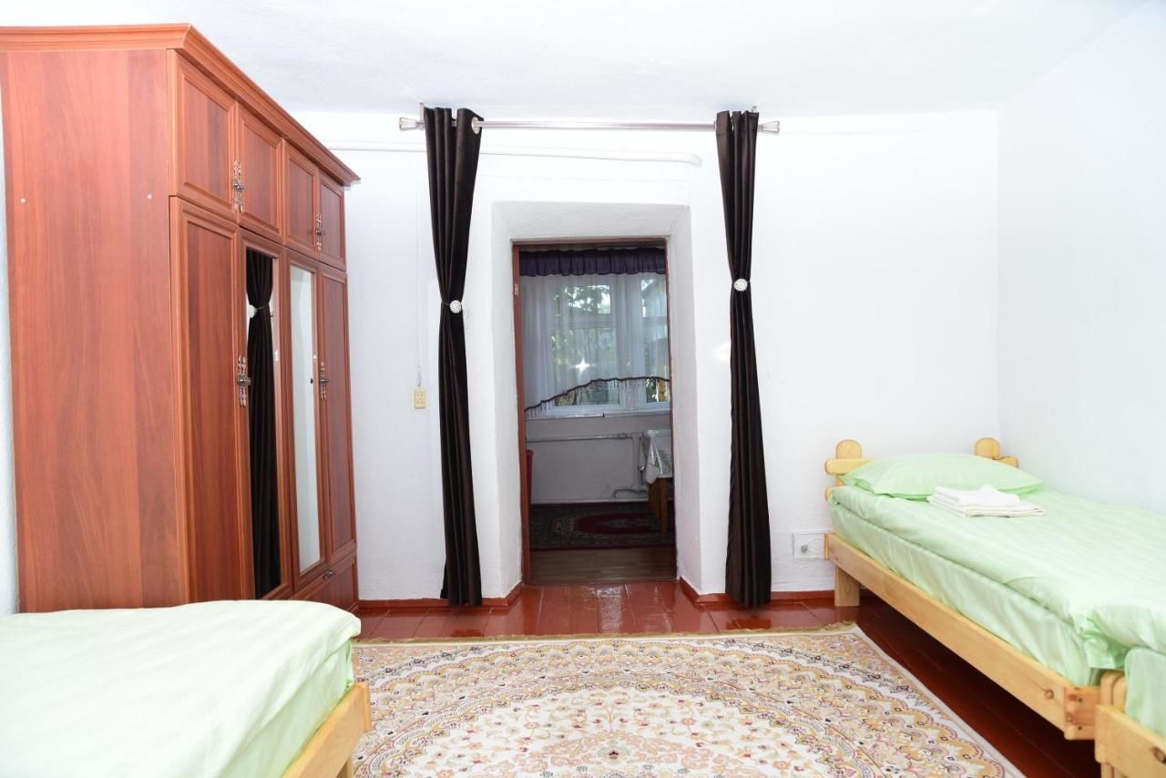 Отели типа «постель и завтрак» Sonun Hostel Каракол-6