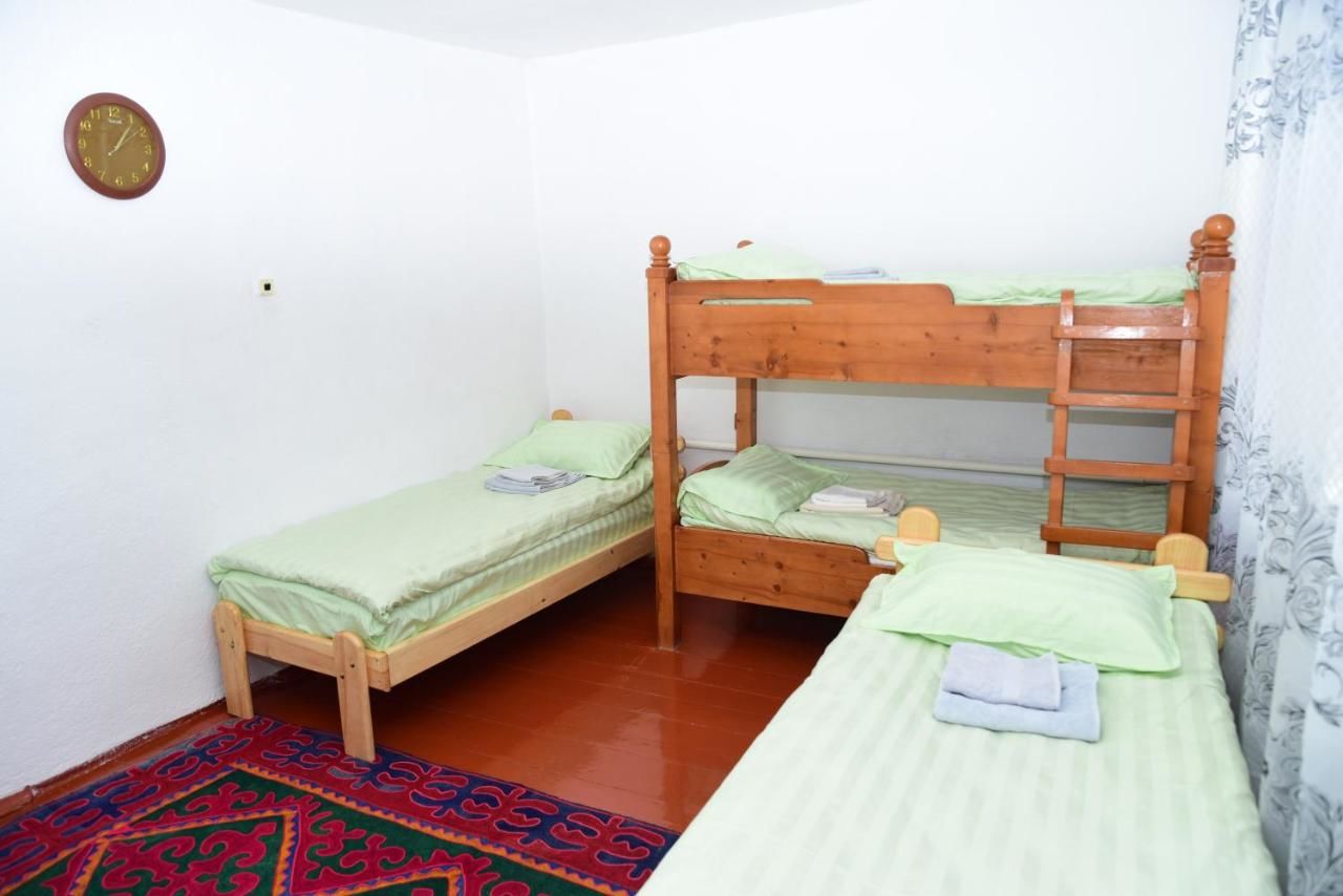 Отели типа «постель и завтрак» Sonun Hostel Каракол-8